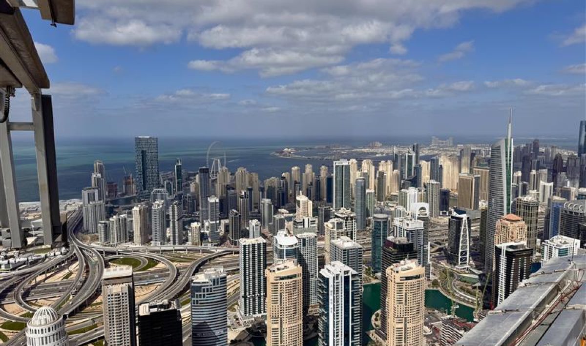 Delivering Façade Access Solution for a Landmark Residential Tower in Dubai