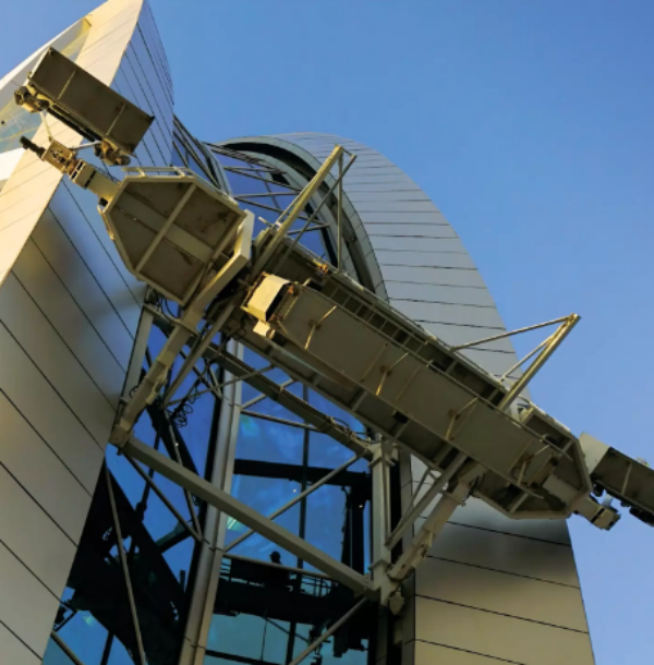 The Art of Balancing Design and Functionality in Facade Access